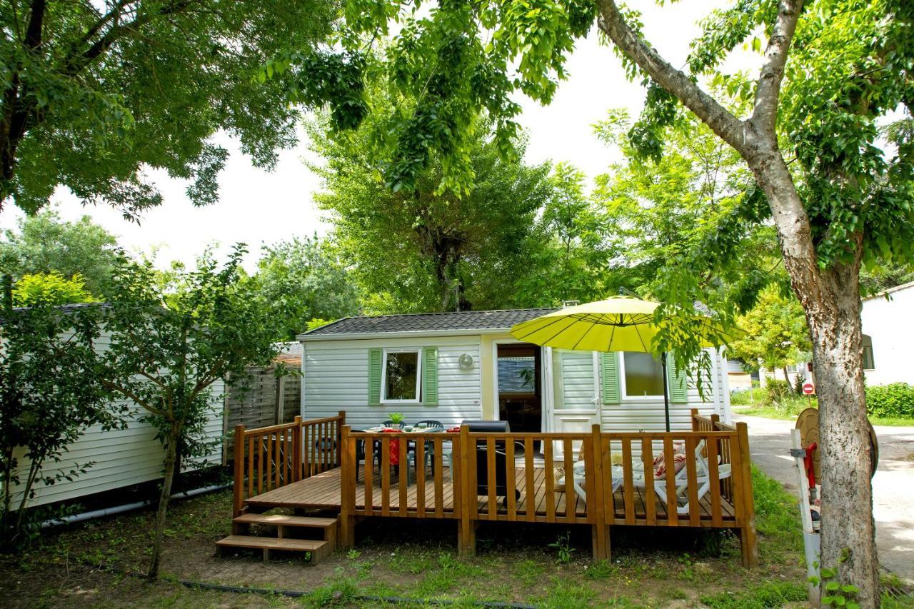 Отель Camping Les Mimosas Пегома Экстерьер фото