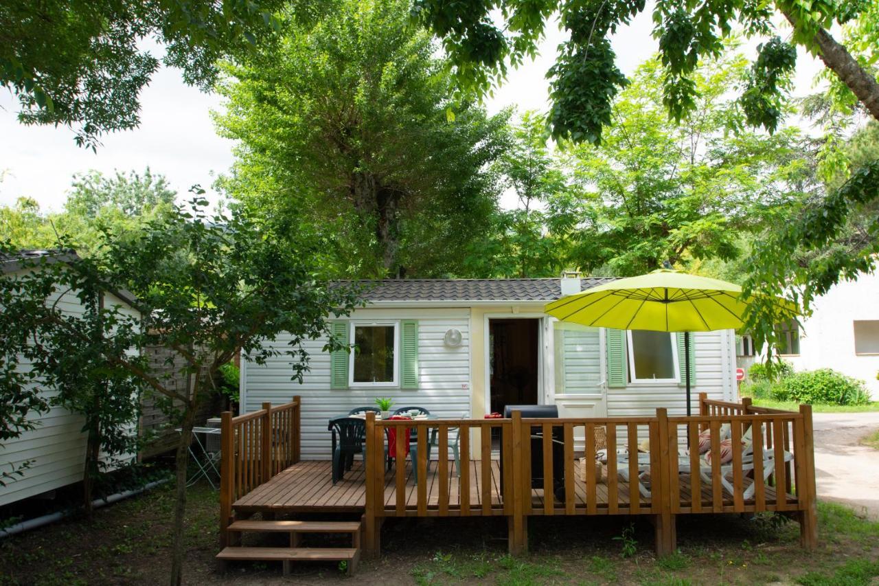Отель Camping Les Mimosas Пегома Экстерьер фото
