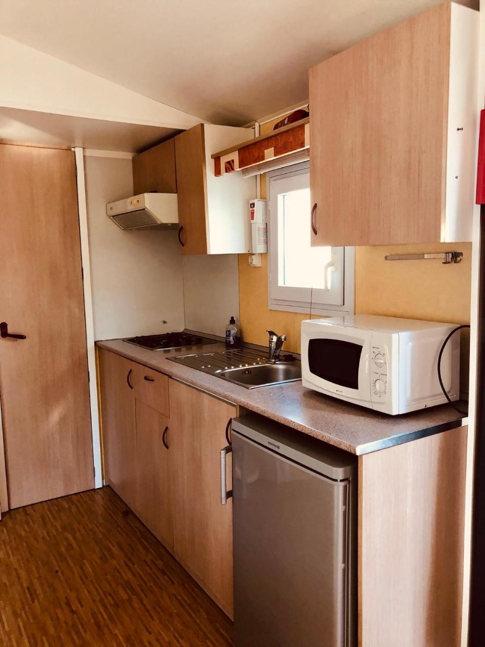 Отель Camping Les Mimosas Пегома Экстерьер фото